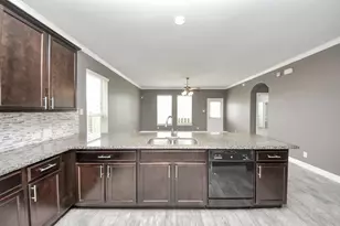 2211 Emerald Ln, Texas City, TX 77591 - Photo 8