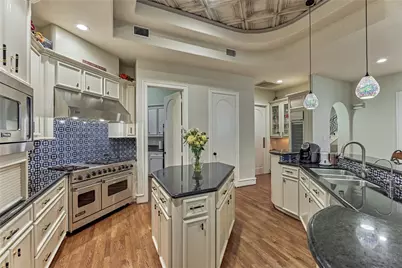 200 Sarasota Circle S, Montgomery, TX 77356 - Photo 16