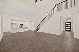 13610 Lago Vis Dr, Iowa Colony, TX 77583 - Photo 10