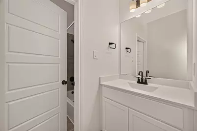 13610 Lago Vista Drive, Iowa Colony, TX 77583 - Photo 32
