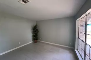 5002 Louise St, Seabrook, TX 77586 - Photo 6
