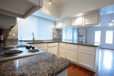 415 Abbott Circle, Sugar Land, TX 77498 - Photo 8