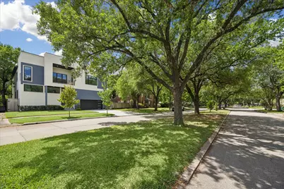 2065 Southgate Boulevard, Houston, TX 77030 - Photo 2