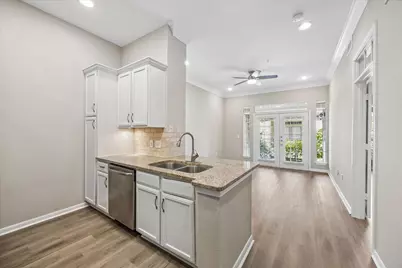5353 Memorial Drive #2002, Houston, TX 77007 - Photo 1