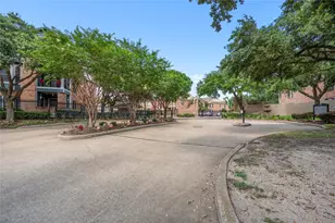 2255 Braeswood Park Dr, Houston, TX 77030 - Photo 24