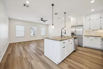 5402 Jonathan Lane, Houston, TX 77011 - Photo 8