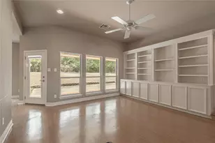 249 Broadmoor Dr, Huntsville, TX 77340 - Photo 8