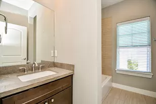 955 W 24th St, Houston, TX 77008 - Photo 32