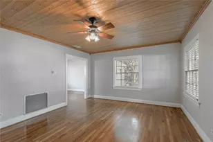 1415 22nd St, Huntsville, TX 77340 - Photo 4