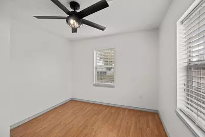 325 E A Street, La Porte, TX 77571 - Photo 18