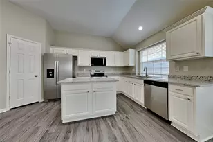 30915 Trinket Dr, Spring, TX 77386 - Photo 4