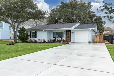4449 Shady Lake Drive, Seabrook, TX 77586 - Photo 1