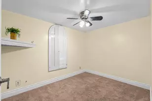 7910 Carrie Ln, Pearland, TX 77584 - Photo 14