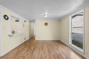 7910 Carrie Ln, Pearland, TX 77584 - Photo 8