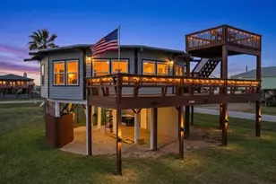 702 Seashell Dr, Surfside Beach, TX 77541 - Photo 1