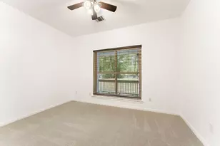 618 W Rollingwood St, Pinehurst, TX 77362 - Photo 8