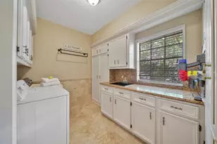 1702 7 Maples Dr, Kingwood, TX 77345 - Photo 32