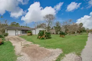 2417 Pecan St, Dickinson, TX 77539 - Photo 6