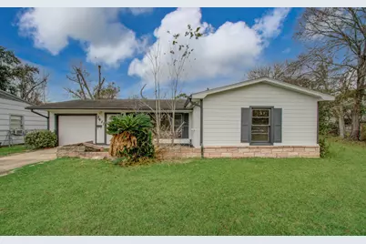 2417 Pecan Street, Dickinson, TX 77539 - Photo 1