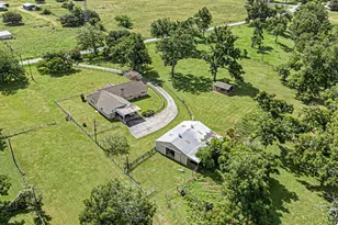 613 Baker Rd, Rosenberg, TX 77471 - Photo 1
