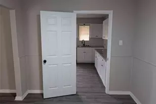 10922 Lockgate Ln, Houston, TX 77048 - Photo 6