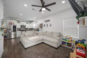 515 Dahila St, Waller, TX 77484 - Photo 38