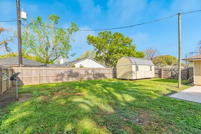52 S Bachelor Button Street, Lake Jackson, TX 77566 - Photo 40
