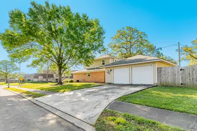 52 S Bachelor Button Street, Lake Jackson, TX 77566 - Photo 38