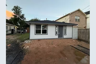820 E 38th Street, Houston, TX 77022 - Photo 1
