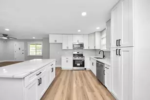 5651 McCormick St, Houston, TX 77023 - Photo 4