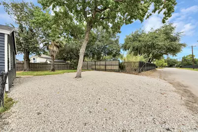 5651 McCormick Street, Houston, TX 77023 - Photo 20