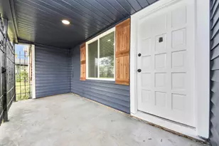 5651 McCormick St, Houston, TX 77023 - Photo 2