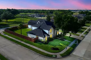 313 Torrey Ct, League City, TX 77573 - Photo 2