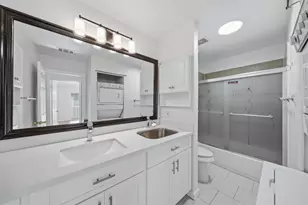 10211 Sugar Branch Dr, Houston, TX 77036 - Photo 20