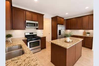 501 Falcon Lake Drive, Friendswood, TX 77546 - Photo 6