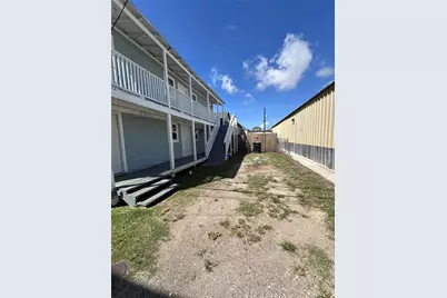 910 37th Street #3, Galveston, TX 77550 - Photo 2