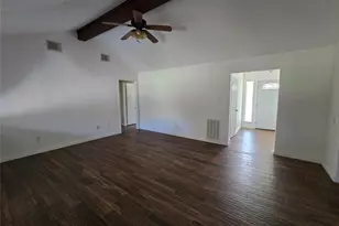 10218 Golden Meadow Dr, Houston, TX 77064 - Photo 8
