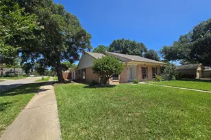10218 Golden Meadow Dr, Houston, TX 77064 - Photo 2