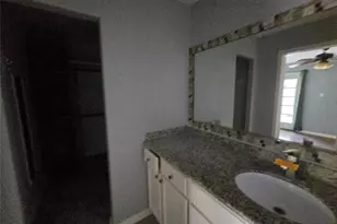 10218 Golden Meadow Dr, Houston, TX 77064 - Photo 16