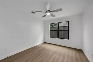 650 Westcross St, Houston, TX 77018 - Photo 10
