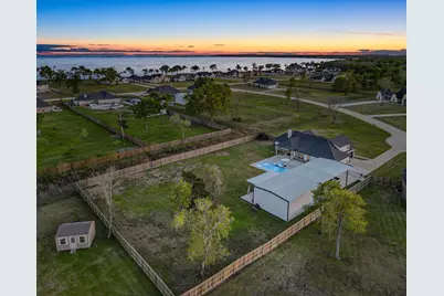 5611 Arrowhead Point Drive, Baytown, TX 77523 - Photo 30