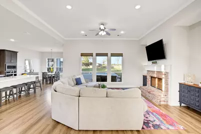 5611 Arrowhead Point Drive, Baytown, TX 77523 - Photo 4