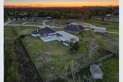 5611 Arrowhead Point Drive, Baytown, TX 77523 - Photo 32