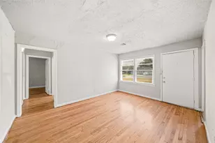 5417 Kenilwood Dr, Houston, TX 77033 - Photo 8