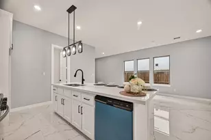 90 Burress St, Houston, TX 77022 - Photo 2