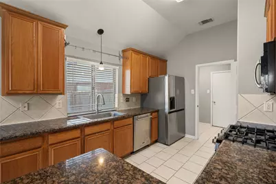 12602 Stratford Heights Drive, Sugar Land, TX 77498 - Photo 10