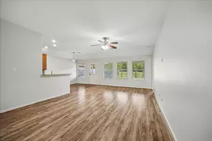 431 Decoster Blvd, Alvin, TX 77511 - Photo 8