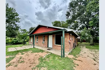 116 W Davitt Street #3, Eagle Lake, TX 77434 - Photo 1
