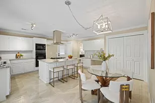 98 Breezy Point Pl, The Woodlands, TX 77381 - Photo 2