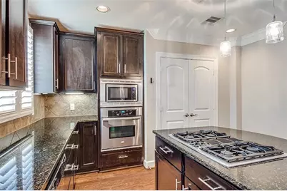 1126 Hempstead Villa Lane, Houston, TX 77008 - Photo 4